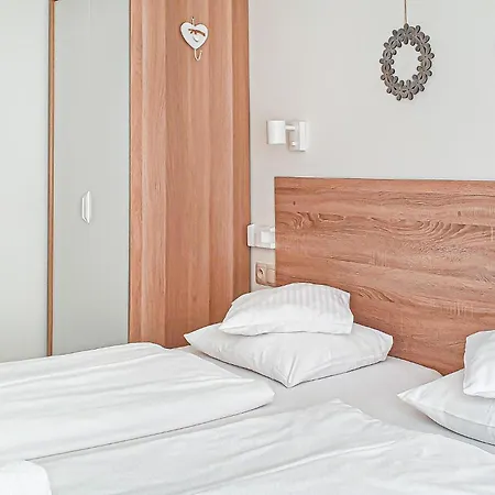 1 Bedroom Beautiful In